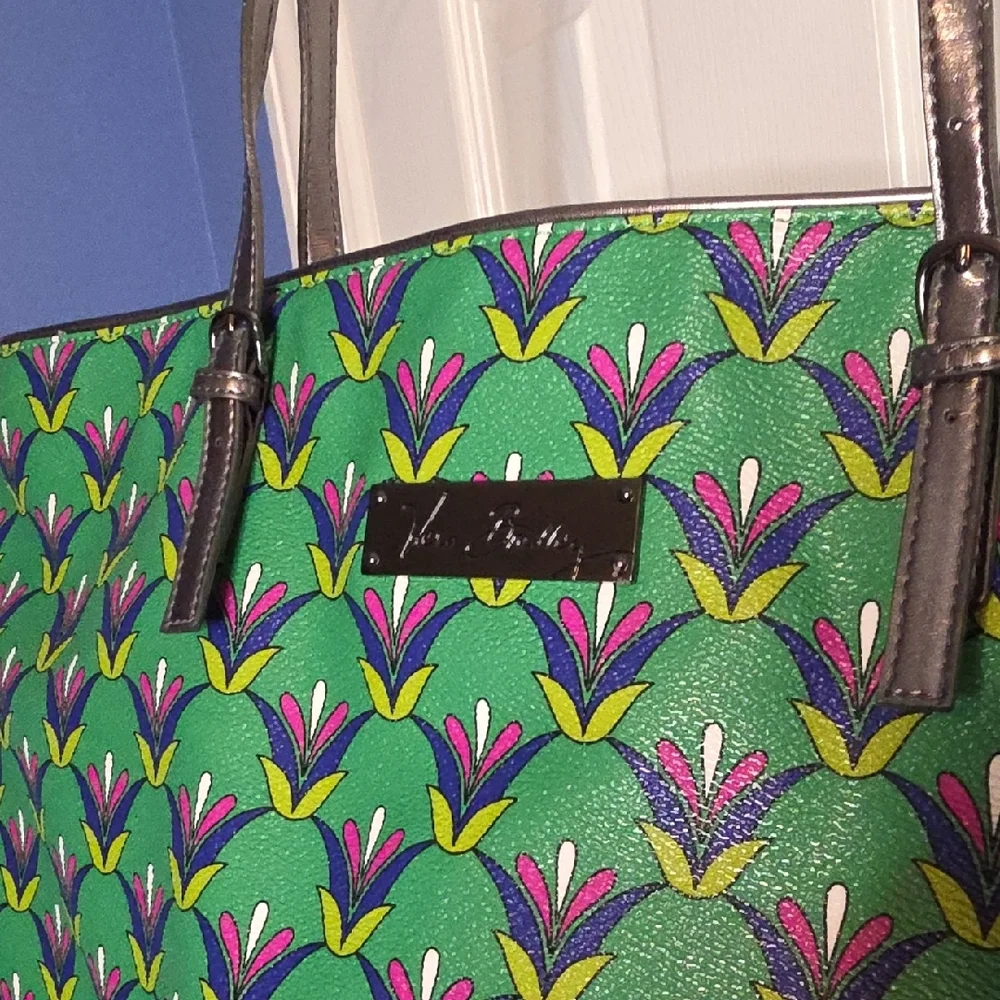 Vera Bradley Emerald Diamond Green Tote Bag